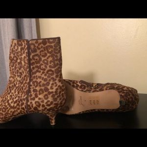 Women’s J Crew booties with heel animal print like new condition.
